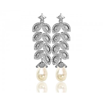 Aashika Pearl Earrings